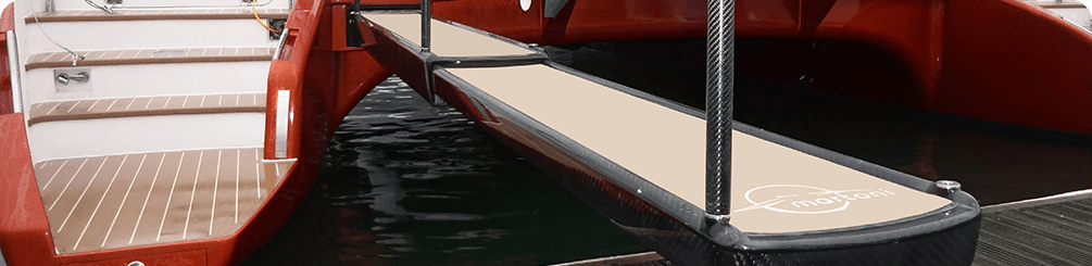 Telescopic gangway in carbon fiber on Martoni's catamaran